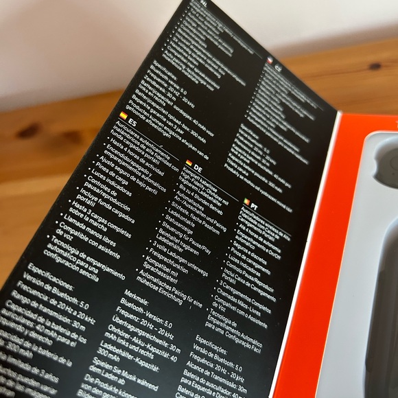 HELIX True Wireless High Fidelity Earbuds - Picture 3 of 12